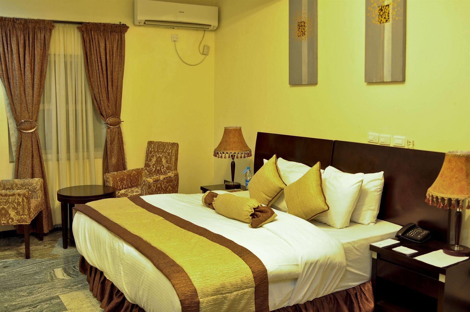 Aes Luxury Apartments Abuja Luaran gambar